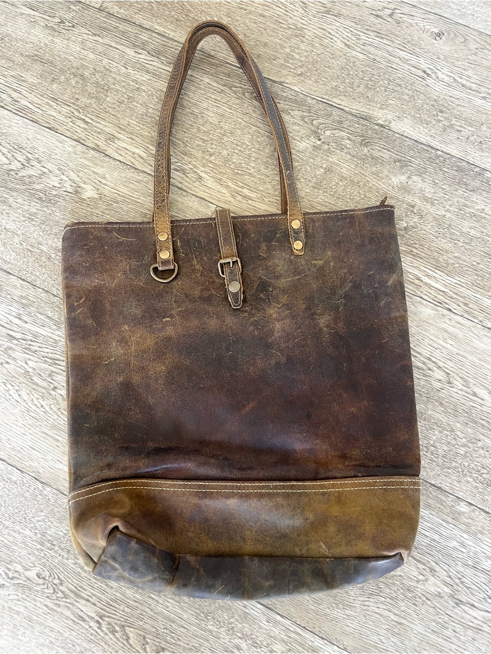 Myra bag leather tote